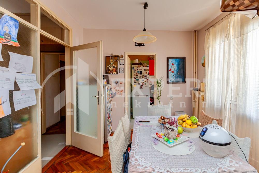 Slika 10 - Stan u zgradi, uknjižen, centralno grejanje, oglas ID p-015892