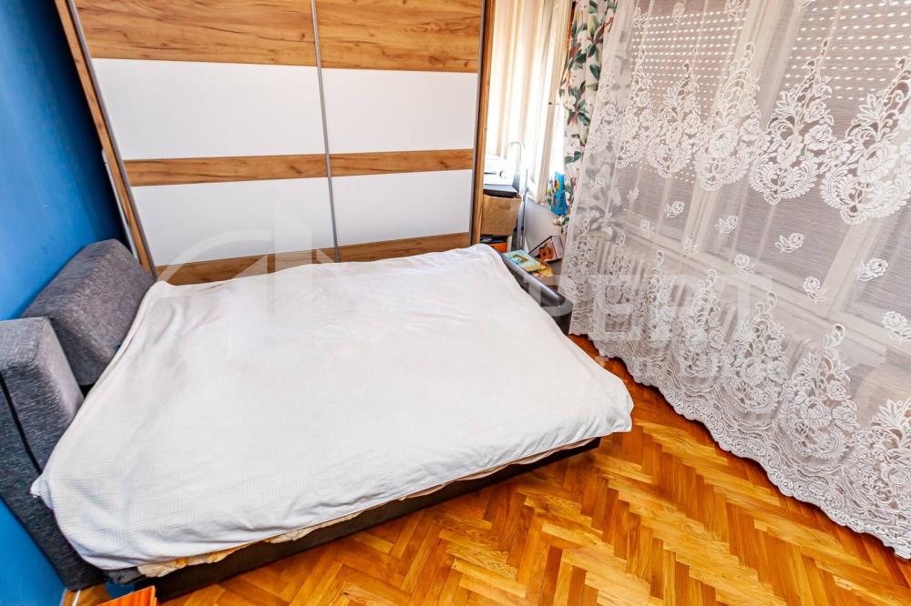 Slika 5 - Stan u zgradi, uknjižen, centralno grejanje, oglas ID p-015892