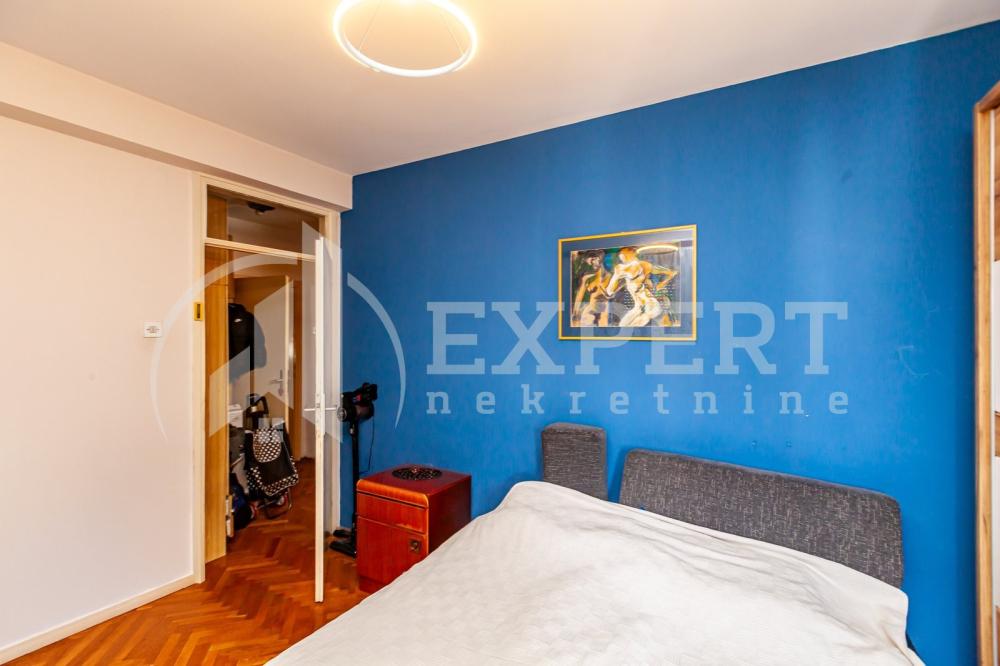 Slika 4 - Stan u zgradi, uknjižen, centralno grejanje, oglas ID p-015892