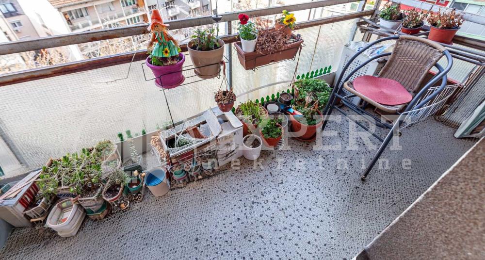 Slika 8 - Stan u zgradi, uknjižen, centralno grejanje, oglas ID p-015892