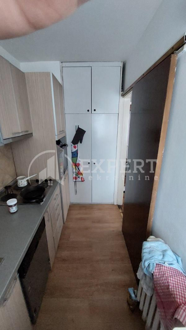 Slika 11 - Stan u zgradi, uknjižen, centralno grejanje, oglas ID p-015893