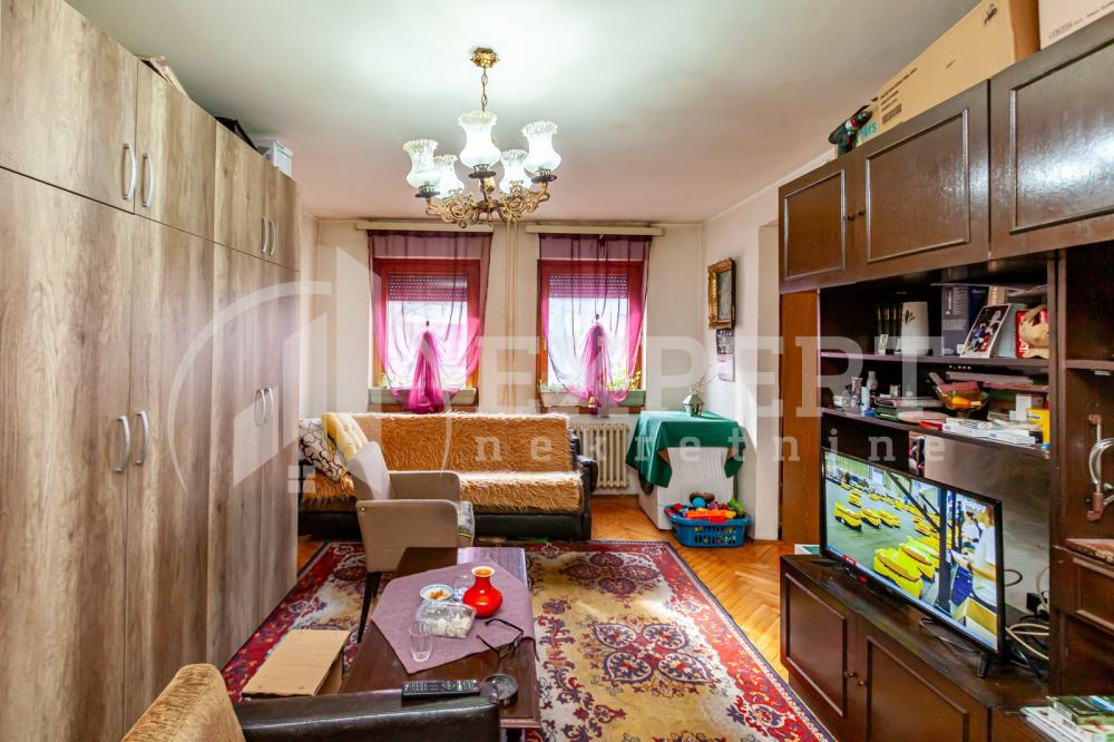 Slika 5 - Stan u zgradi, uknjižen, centralno grejanje, oglas ID p-015909