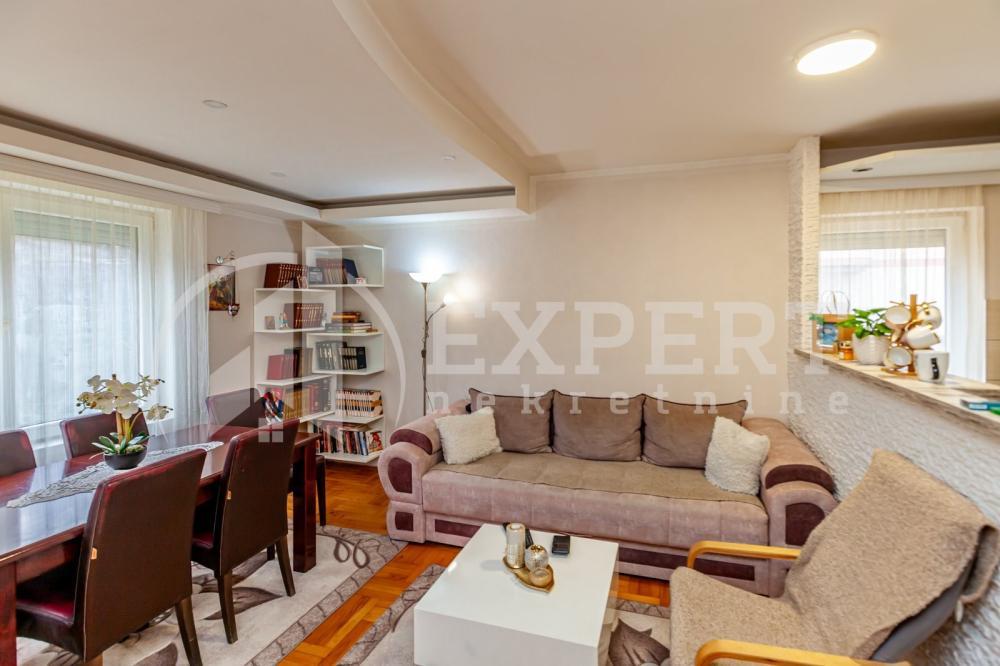 Glavna slika -Stan u zgradi, uknjižen, etažno grejanje, oglas ID p-015916