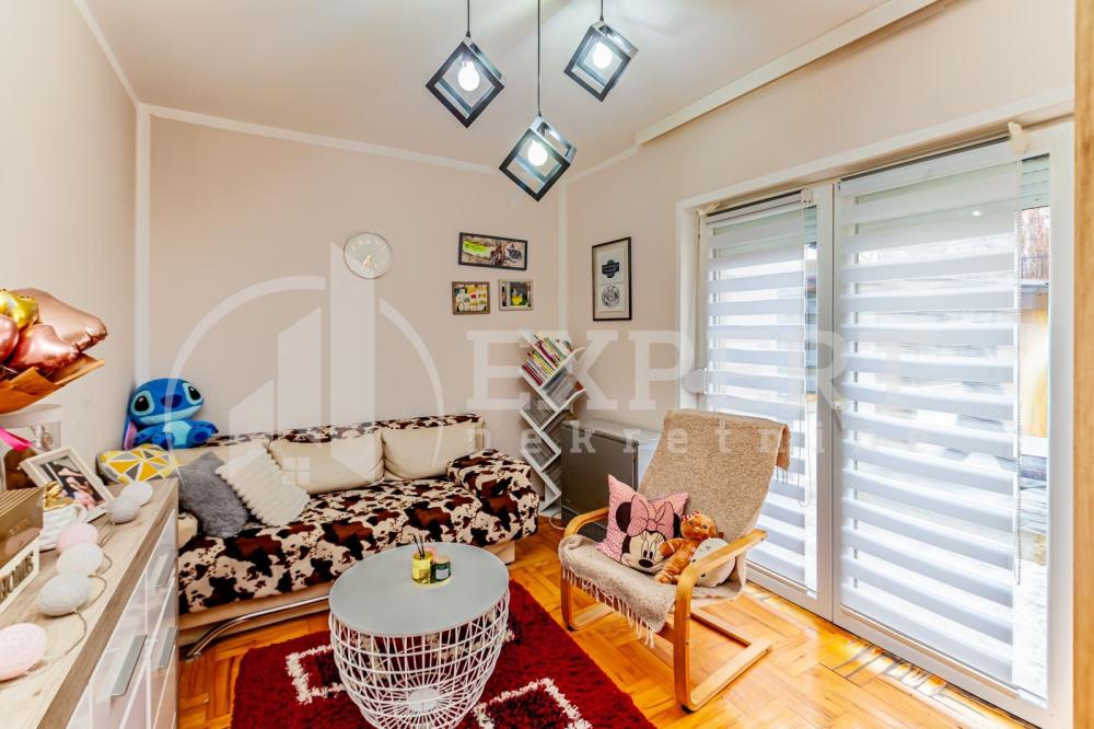 Slika 7 - Stan u zgradi, uknjižen, etažno grejanje, oglas ID p-015916