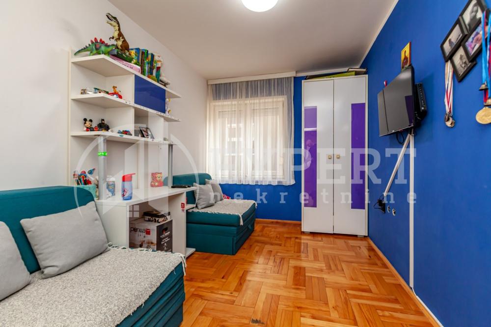 Slika 6 - Stan u zgradi, uknjižen, etažno grejanje, oglas ID p-015916