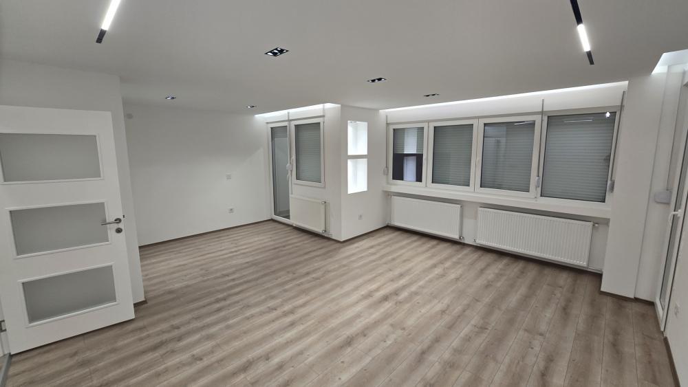 Glavna slika -Prodaja stana, terasa, lift