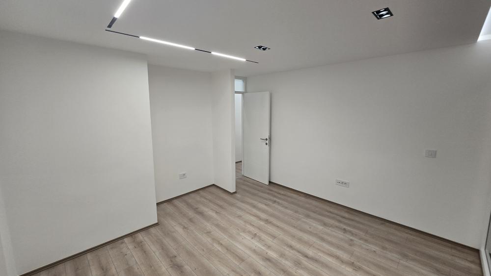 Slika 1 - Prodaja stana, terasa, lift