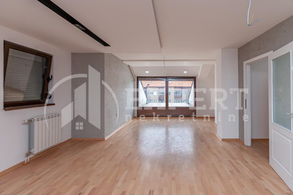 Glavna slika -Stan u zgradi, novogradnja, uknjižen, etažno grejanje, oglas ID p-012772