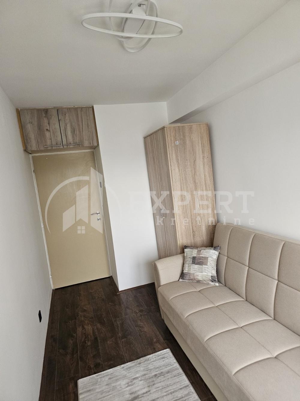 Slika 5 - Stan u zgradi, uknjižen, centralno grejanje, oglas ID p-015941