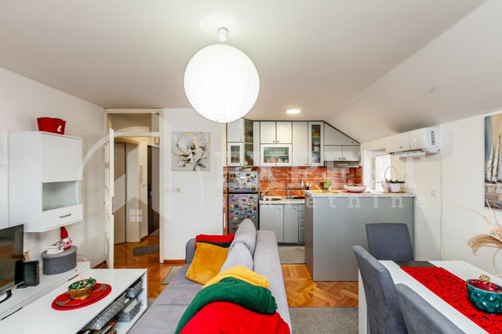 Slika 1 - Stan u zgradi, uknjižen, grejanje na struju, oglas ID p-015944