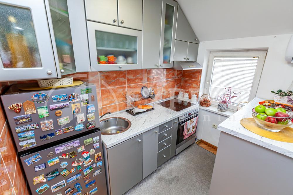 Slika 4 - Stan u zgradi, uknjižen, grejanje na struju, oglas ID p-015944