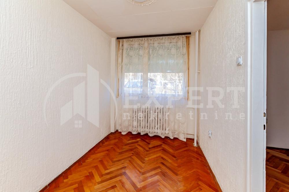 Slika 3 - Stan u zgradi, uknjižen, centralno grejanje, oglas ID p-015946