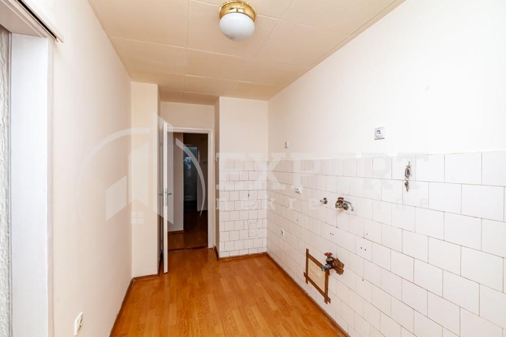 Slika 9 - Stan u zgradi, uknjižen, centralno grejanje, oglas ID p-015946