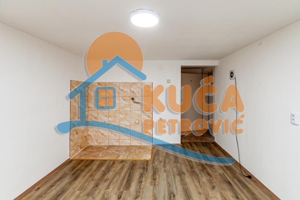 Slika 1 - Garsonjera, grejanje na struju, oglas ID p-015920