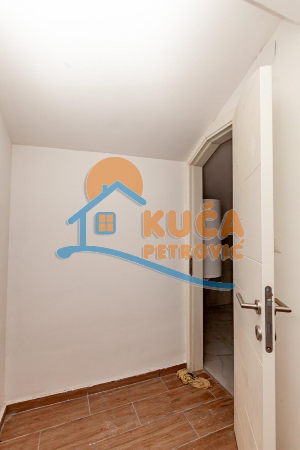 Slika 2 - Stan u zgradi, novogradnja, uknjižen, grejanje na struju, oglas ID p-015931