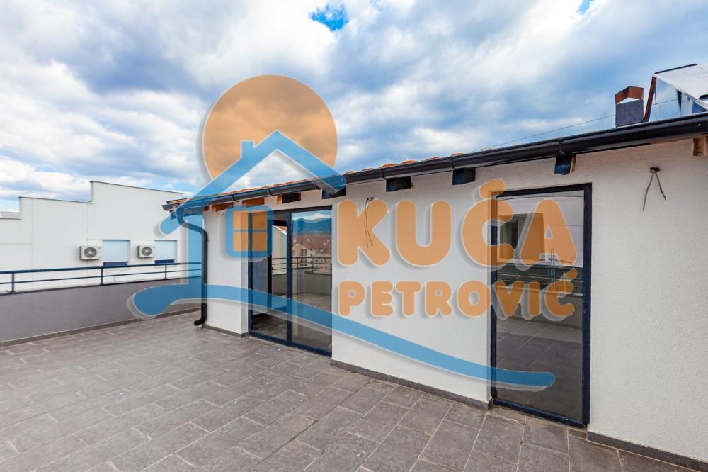 Slika 6 - Stan u zgradi, novogradnja, uknjižen, grejanje na struju, oglas ID p-015931