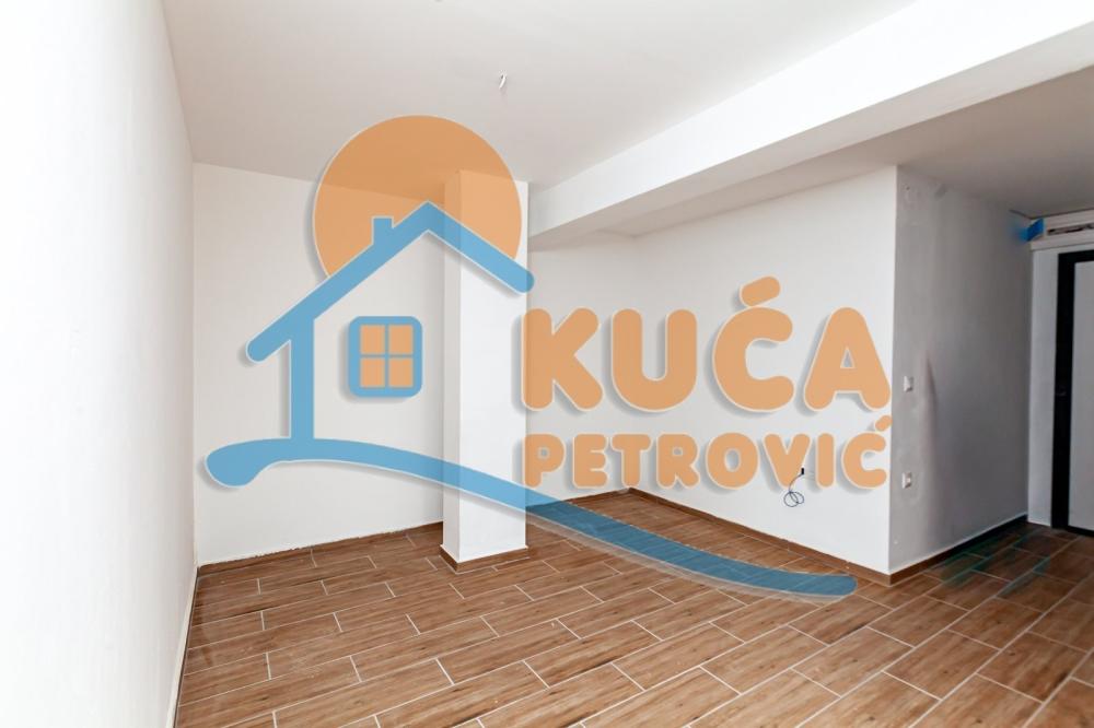 Slika 1 - Stan u zgradi, novogradnja, uknjižen, grejanje na struju, oglas ID p-015931