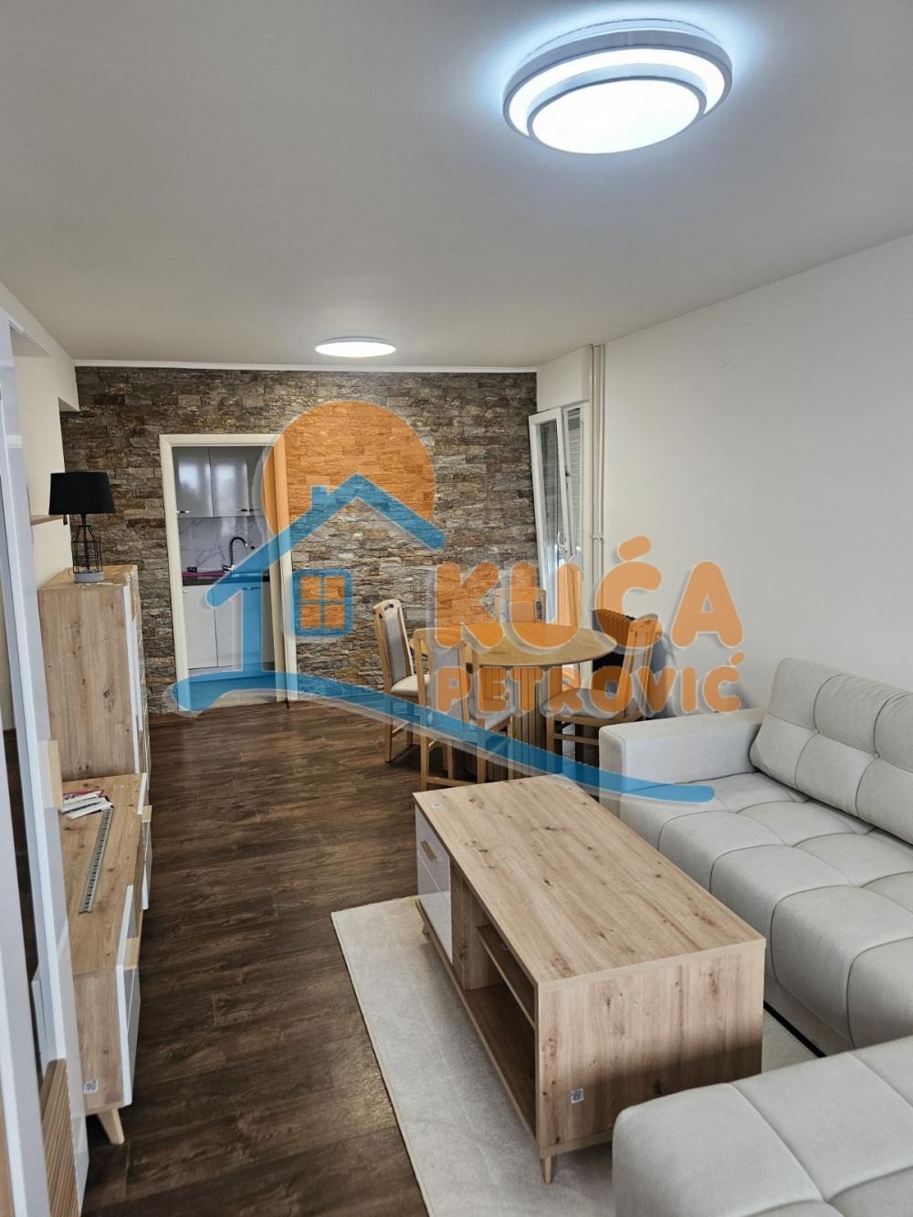 Glavna slika -Stan u zgradi, uknjižen, centralno grejanje, oglas ID p-015941