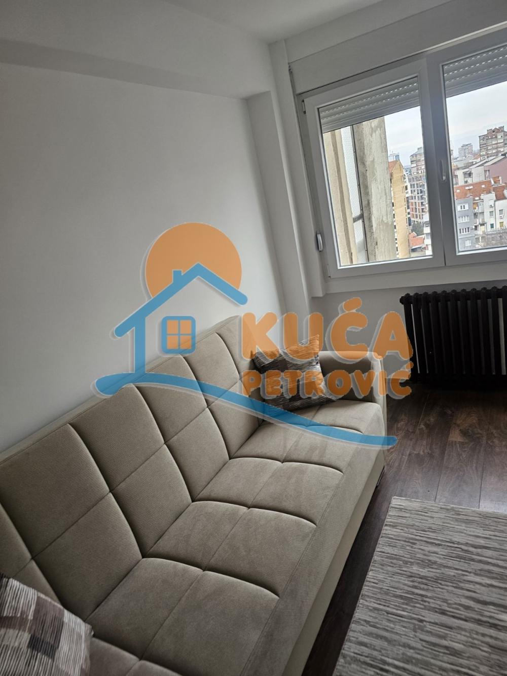 Slika 6 - Stan u zgradi, uknjižen, centralno grejanje, oglas ID p-015941