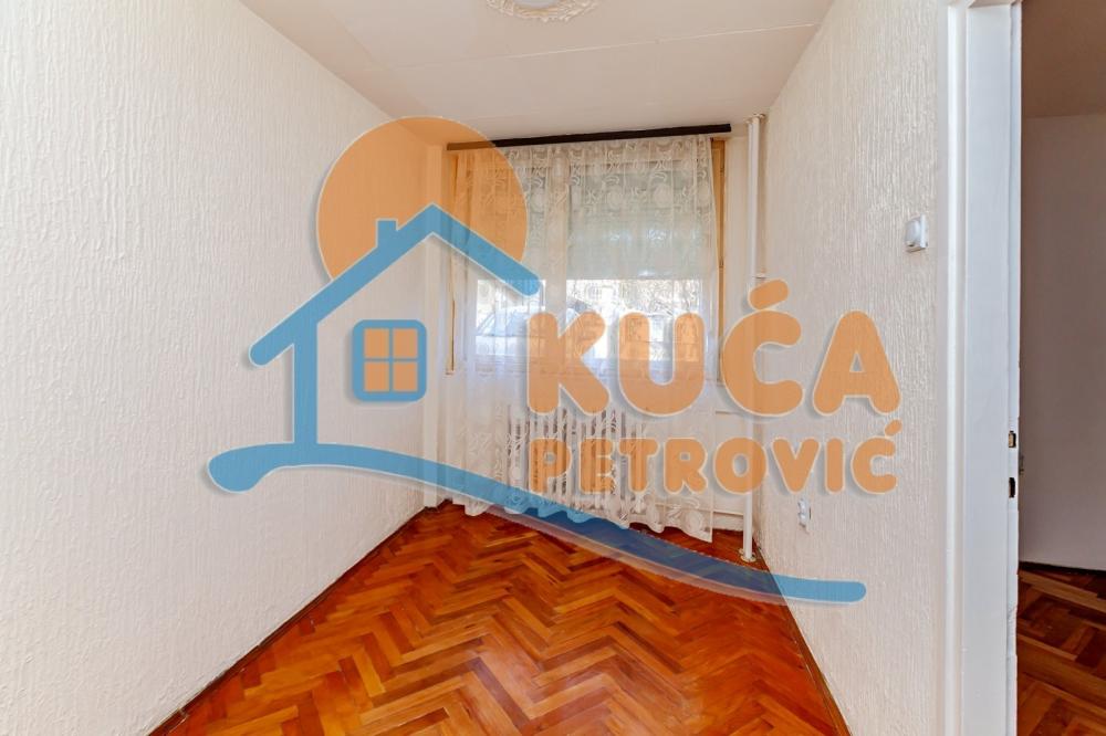 Slika 3 - Stan u zgradi, uknjižen, centralno grejanje, oglas ID p-015946