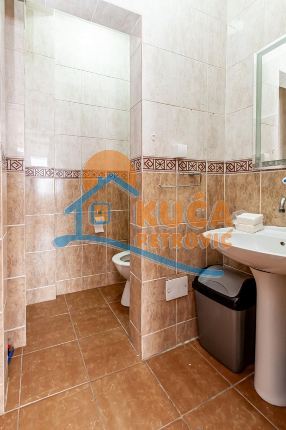 Slika 5 - Stan u zgradi, novogradnja, uknjižen, centralno grejanje, oglas ID p-015987