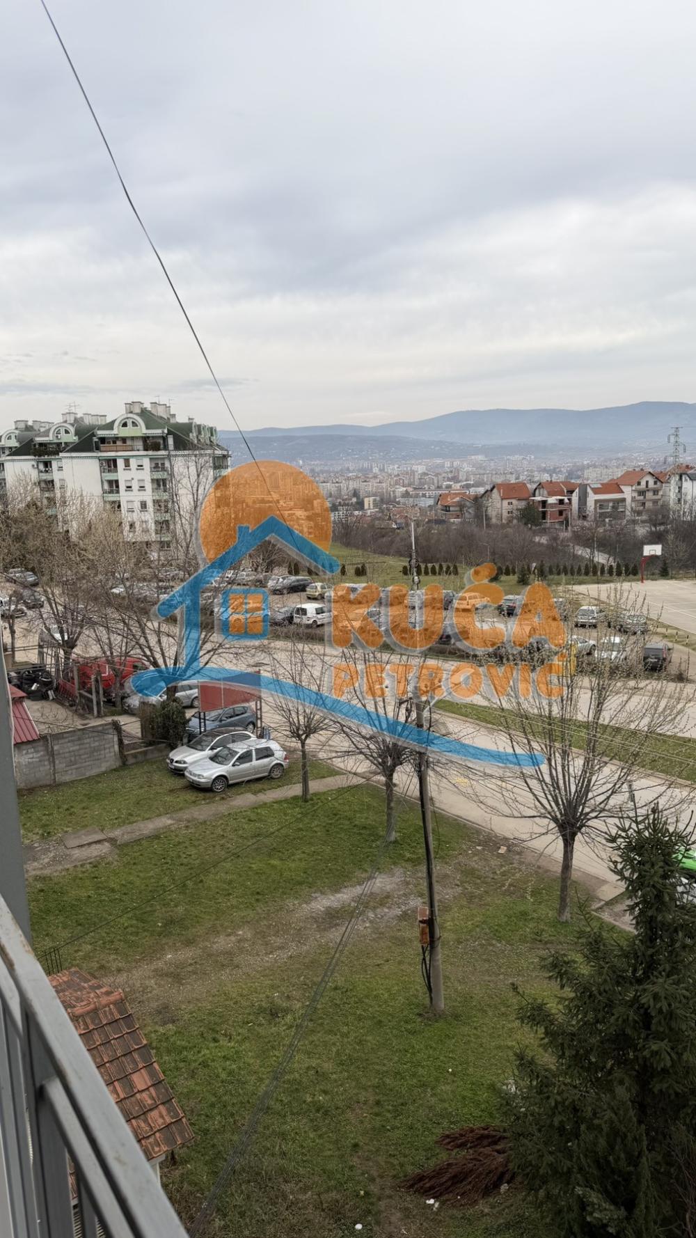 Slika 5 - Stan u zgradi, uknjižen, grejanje na struju, oglas ID p-016005