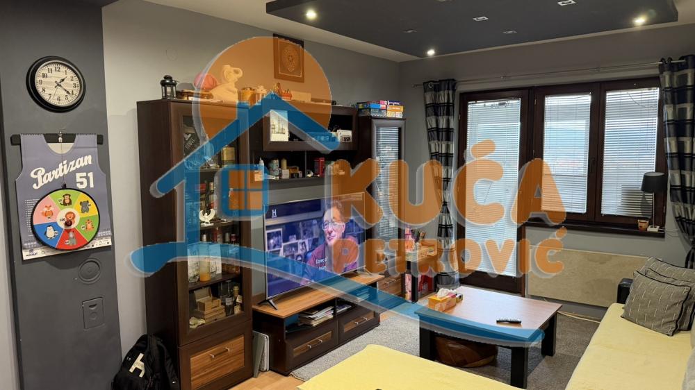 Slika 1 - Stan u zgradi, uknjižen, grejanje na struju, oglas ID p-016005