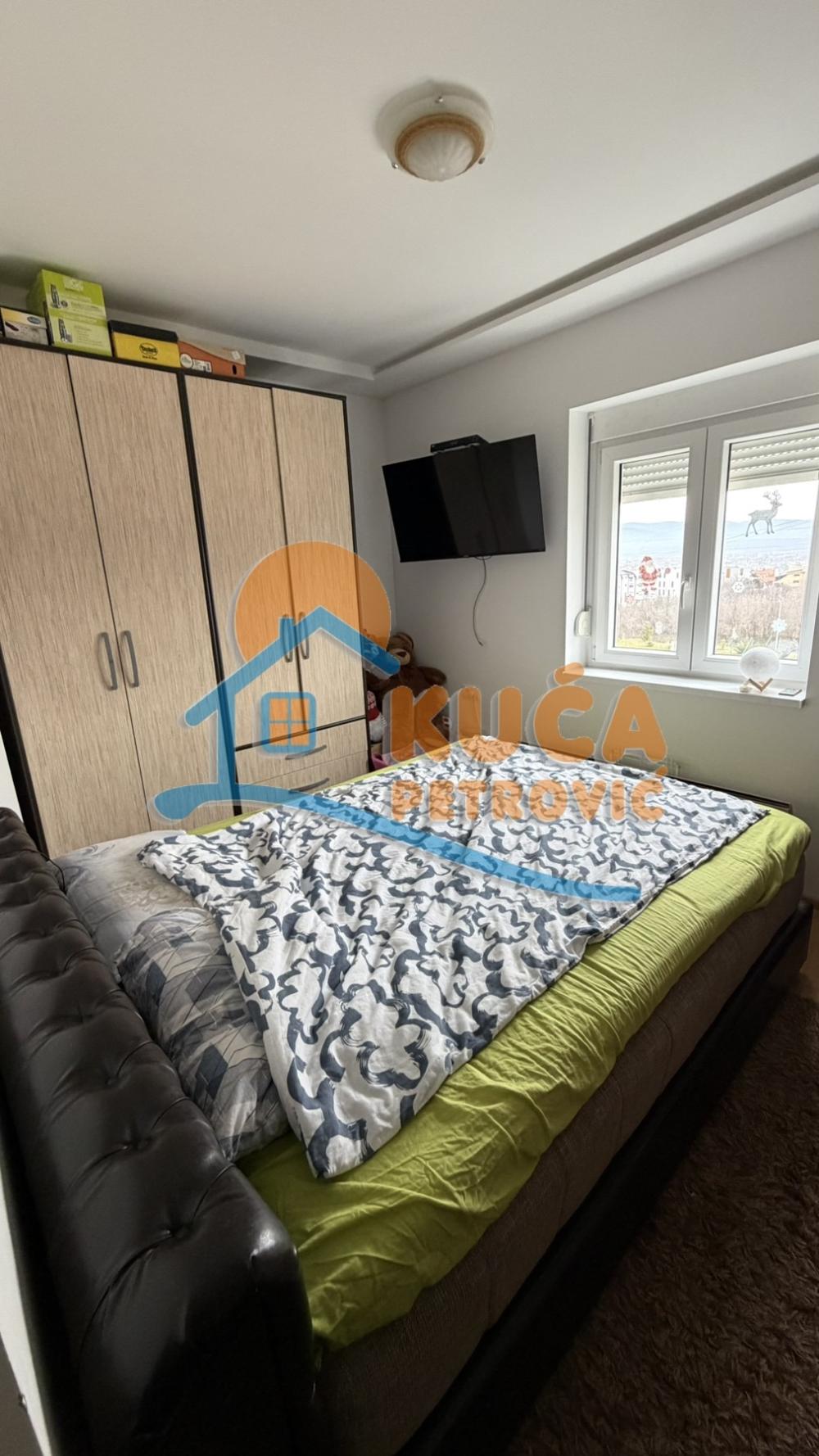 Slika 9 - Stan u zgradi, uknjižen, grejanje na struju, oglas ID p-016005