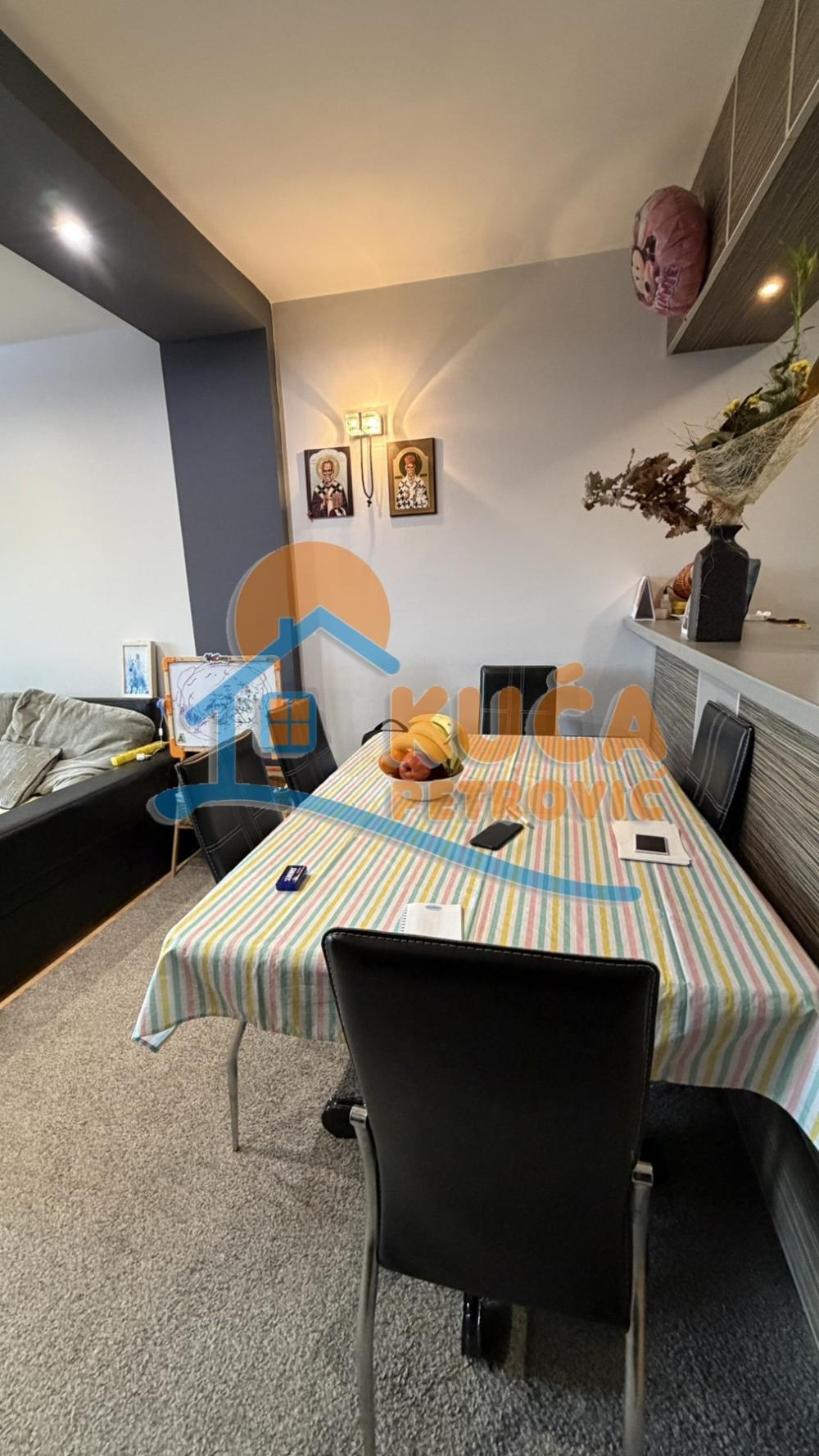 Slika 4 - Stan u zgradi, uknjižen, grejanje na struju, oglas ID p-016005