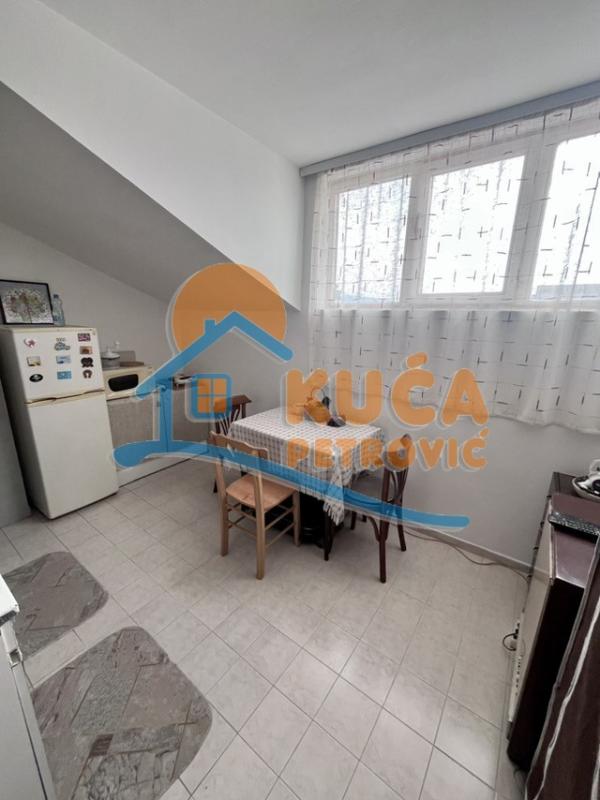 Slika 3 - Stan u zgradi, grejanje na struju, oglas ID p-016013