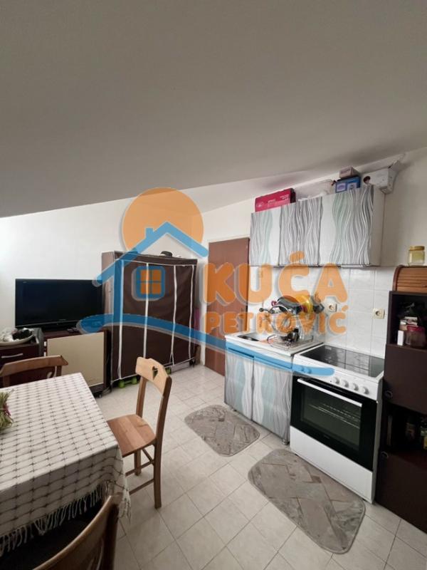 Slika 5 - Stan u zgradi, grejanje na struju, oglas ID p-016013