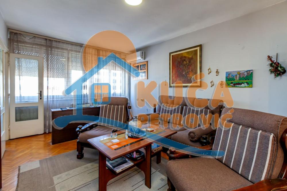 Slika 5 - Stan u zgradi, uknjižen, centralno grejanje, oglas ID p-016008