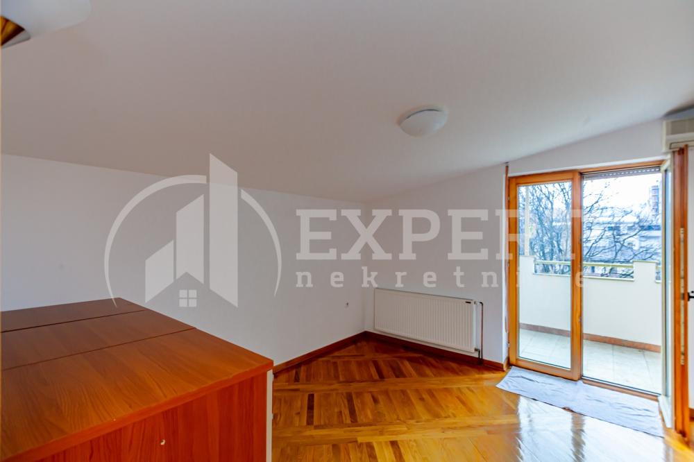 Slika 7 - Stan u zgradi, uknjižen, etažno grejanje, oglas ID p-015925