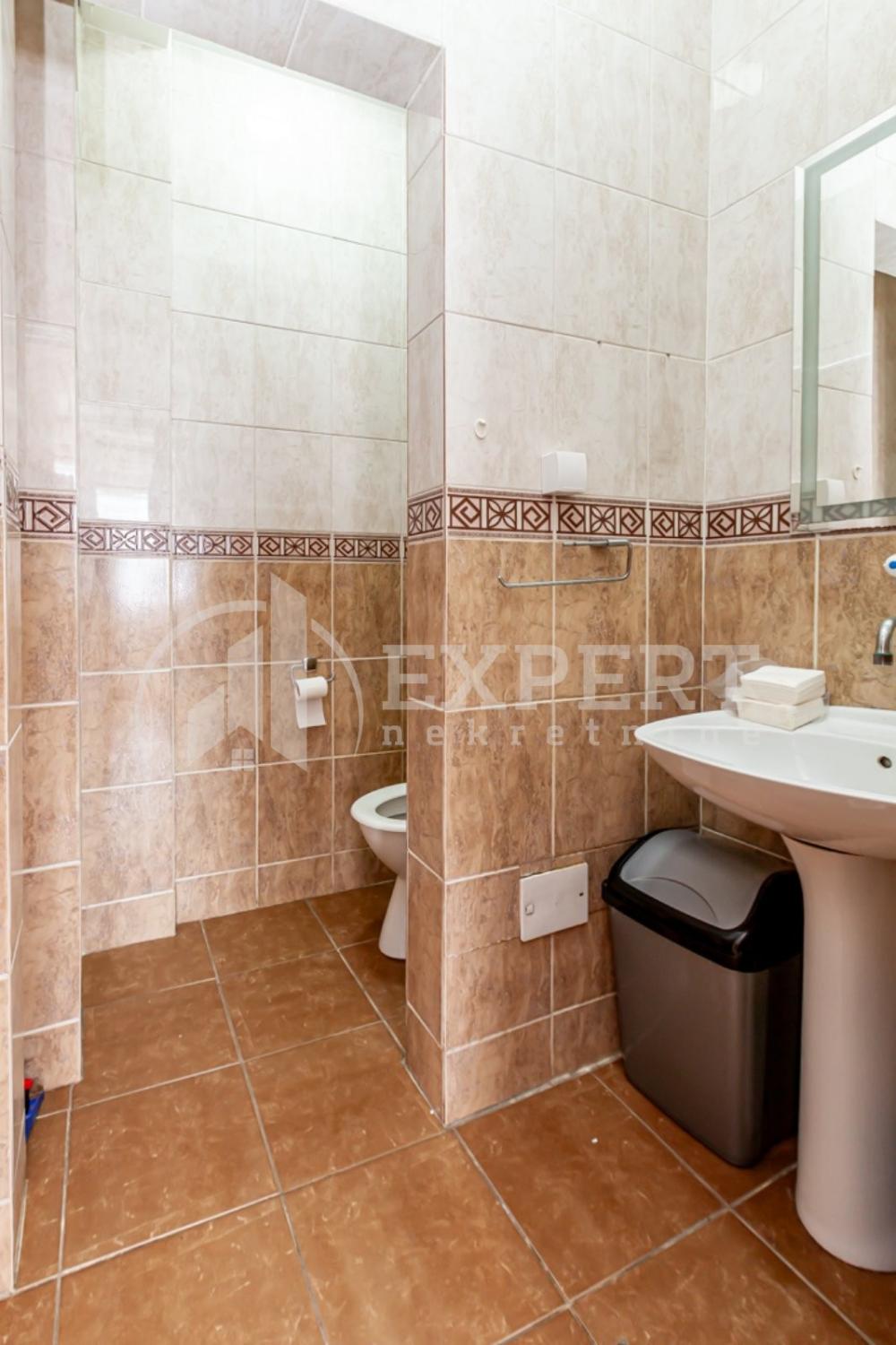 Slika 5 - Stan u zgradi, novogradnja, uknjižen, centralno grejanje, oglas ID p-015987