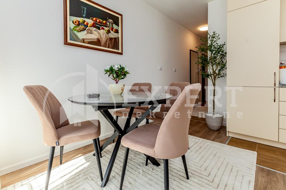 Slika 4 - Stan u zgradi, novogradnja, uknjižen, etažno grejanje, oglas ID p-015996