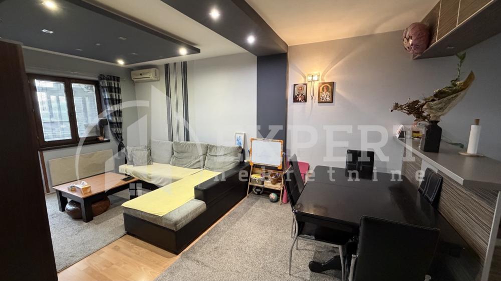 Glavna slika -Stan u zgradi, uknjižen, grejanje na struju, oglas ID p-016005