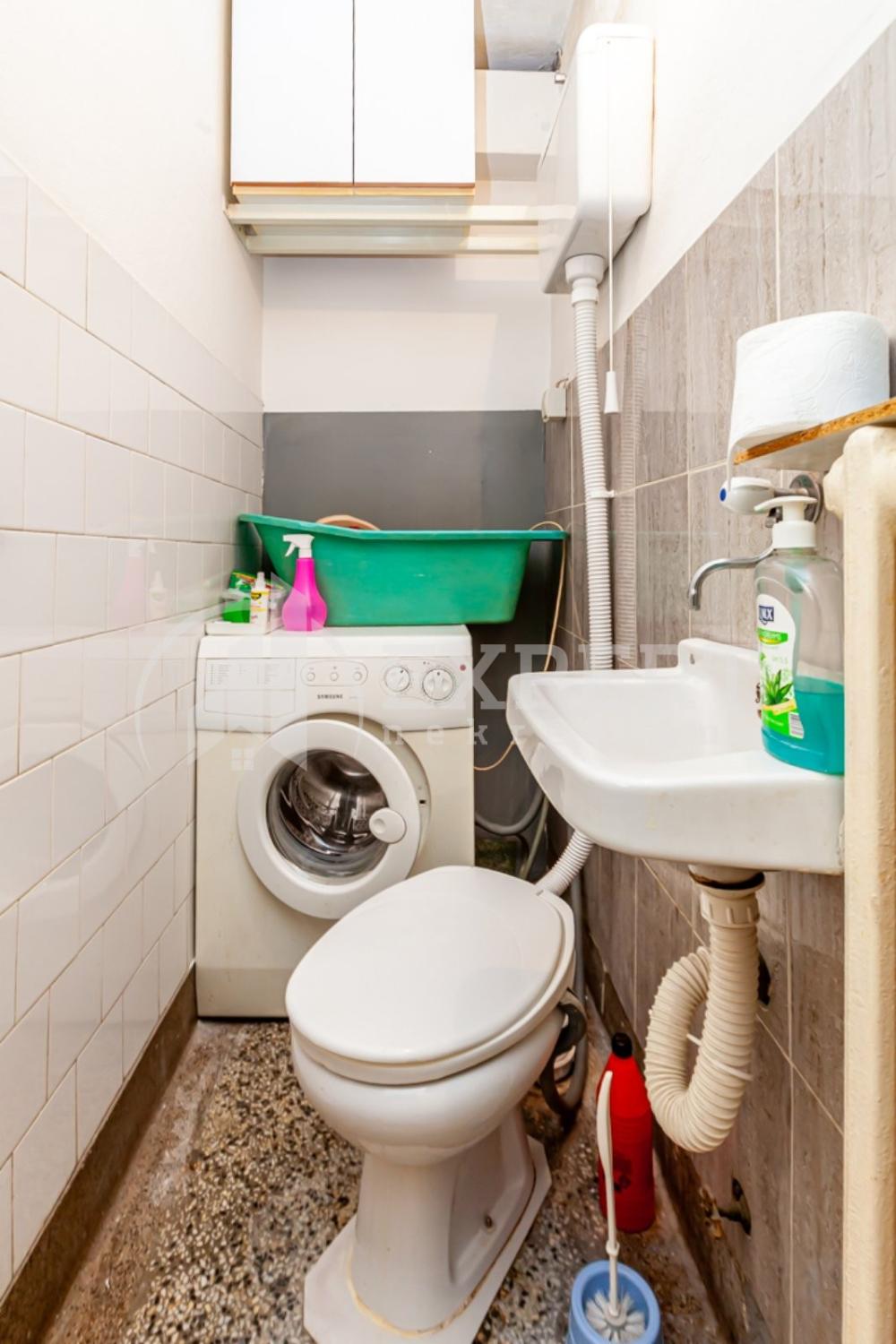 Slika 6 - Stan u zgradi, uknjižen, centralno grejanje, oglas ID p-016008