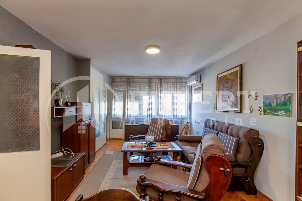 Slika 2 - Stan u zgradi, uknjižen, centralno grejanje, oglas ID p-016008