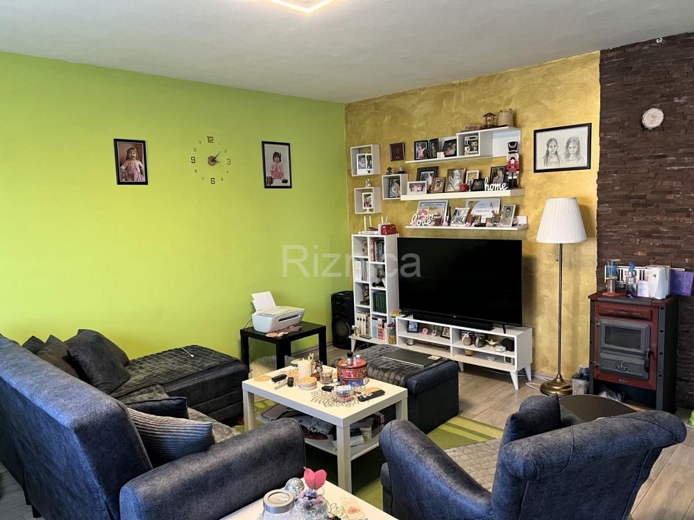 Slika 1 - Prodaja dvoiposobnog stana, Pantelej Niš, terasa, garaža