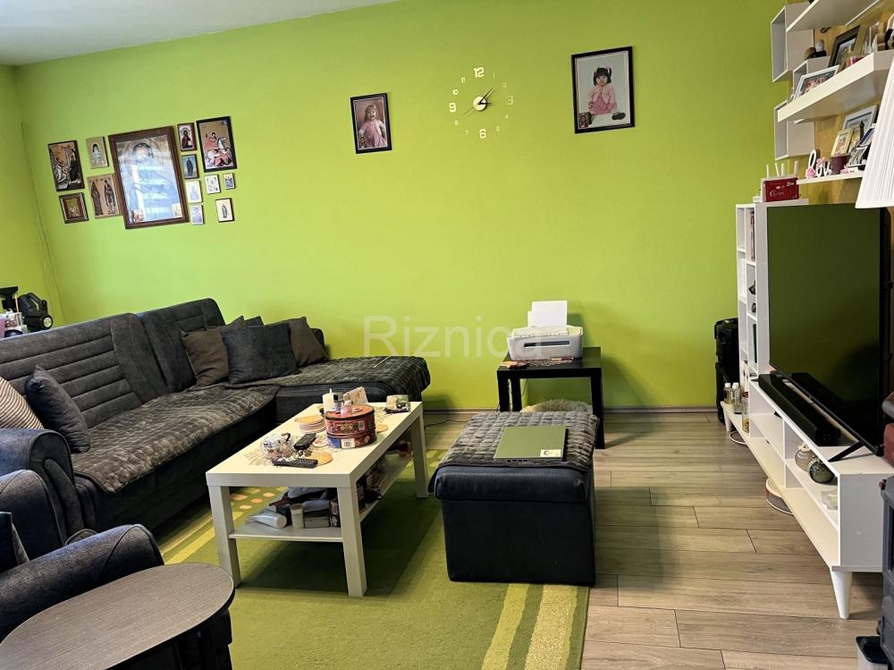 Slika 2 - Prodaja dvoiposobnog stana, Pantelej Niš, terasa, garaža