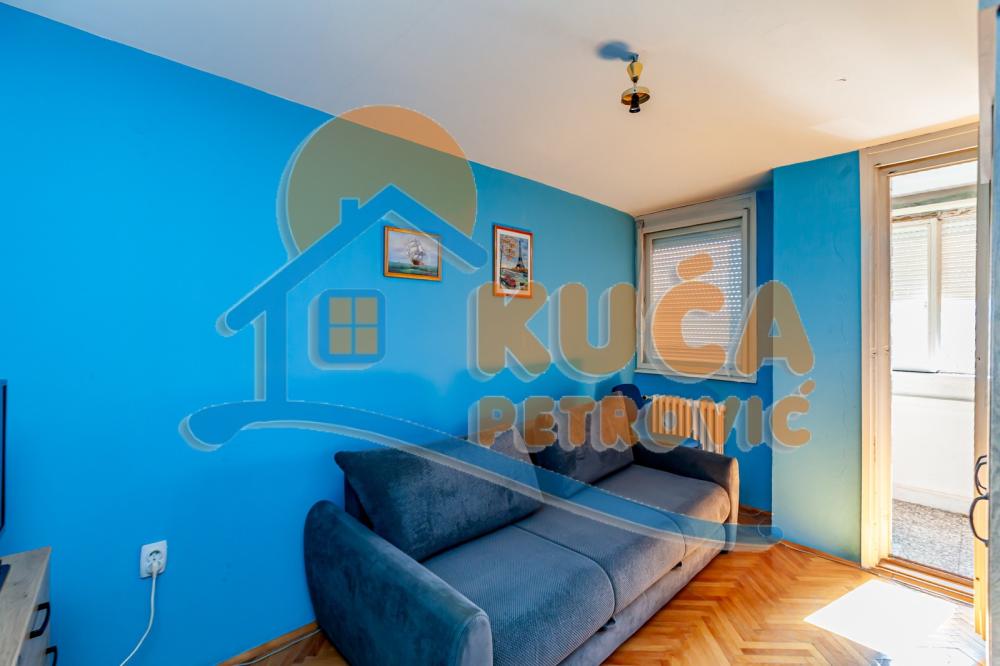 Slika 9 - Stan u zgradi, uknjižen, centralno grejanje, oglas ID p-016016