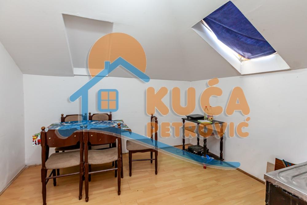 Slika 2 - Stan u zgradi, uknjižen, grejanje na struju, oglas ID p-016027