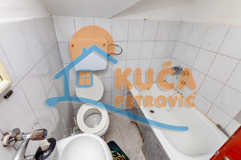 Slika 7 - Stan u zgradi, uknjižen, grejanje na struju, oglas ID p-016027