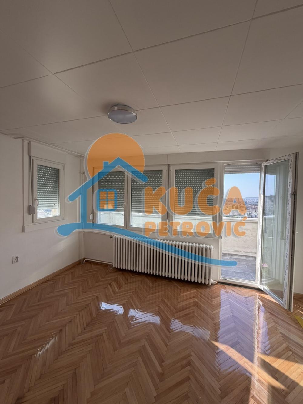 Slika 9 - Stan u zgradi, uknjižen, grejanje na struju, oglas ID p-016066