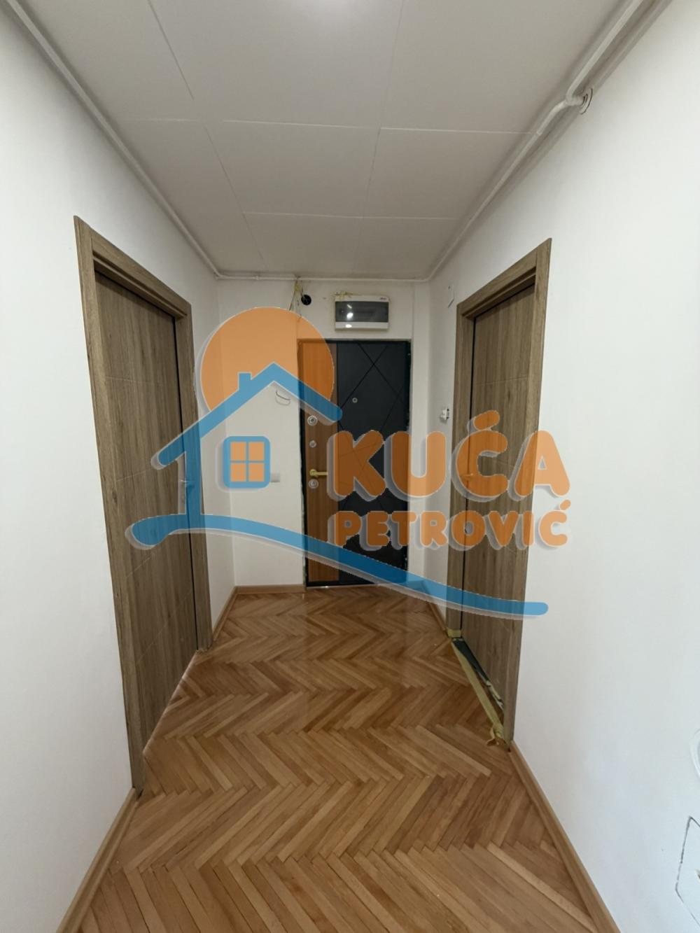 Slika 1 - Stan u zgradi, uknjižen, grejanje na struju, oglas ID p-016066