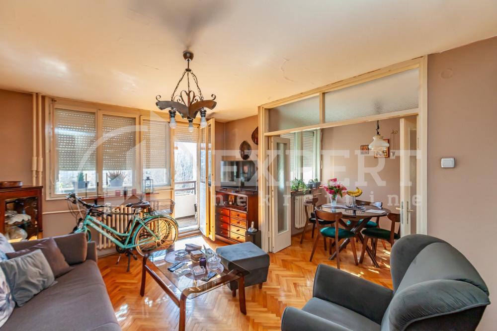 Slika 1 - Stan u zgradi, uknjižen, centralno grejanje, oglas ID p-016016