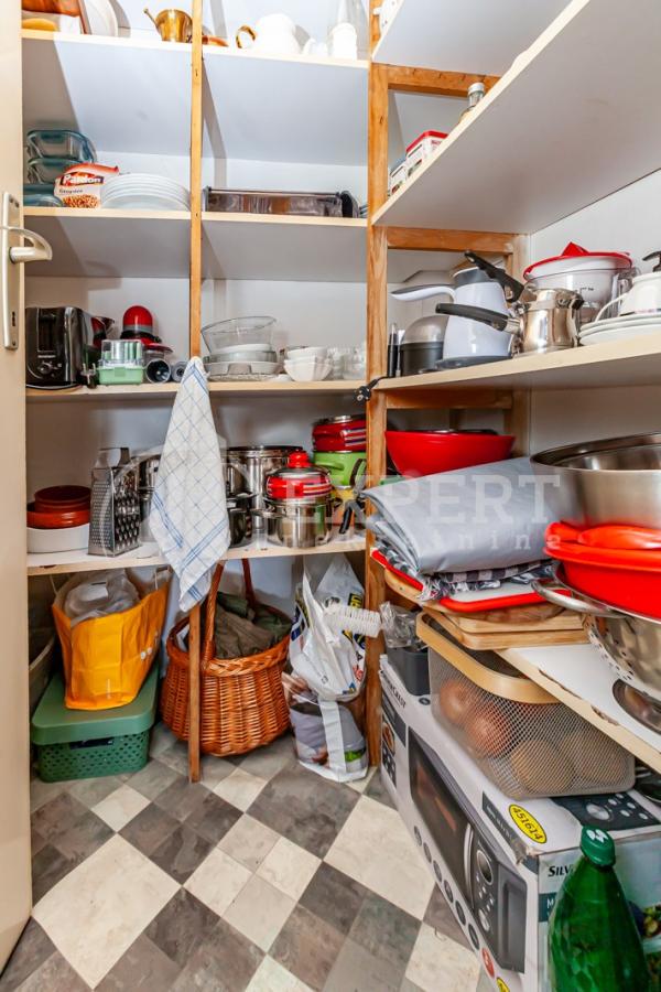 Slika 5 - Stan u zgradi, uknjižen, centralno grejanje, oglas ID p-016016