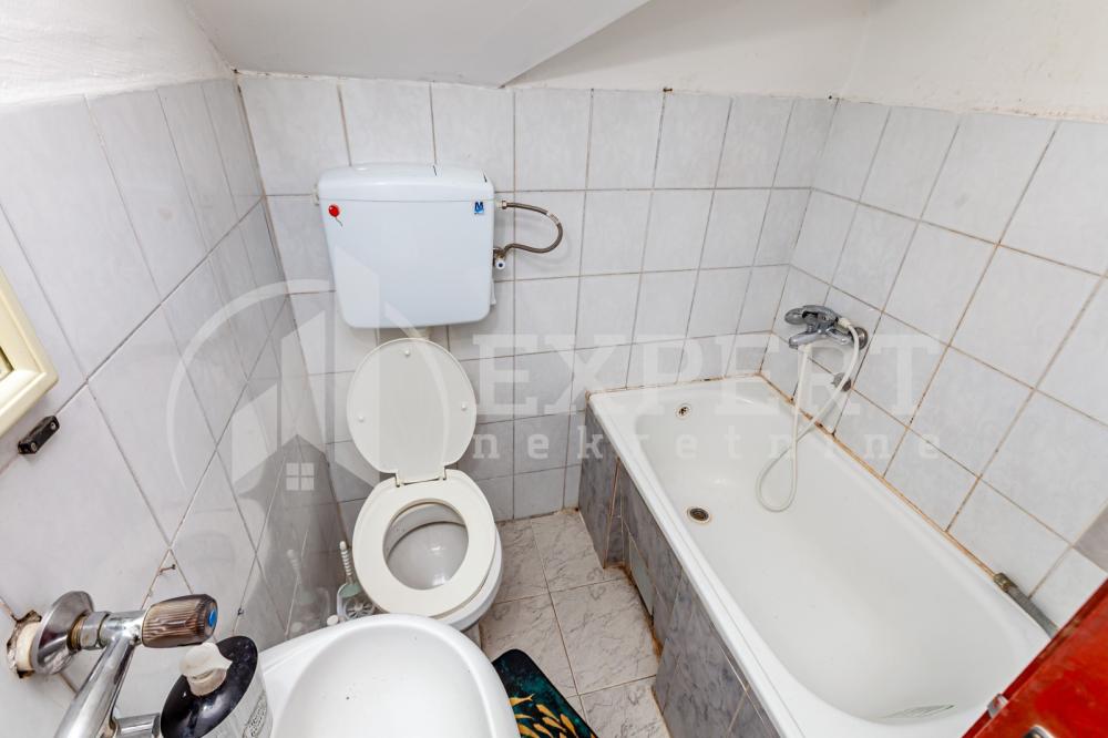 Slika 7 - Stan u zgradi, uknjižen, grejanje na struju, oglas ID p-016027