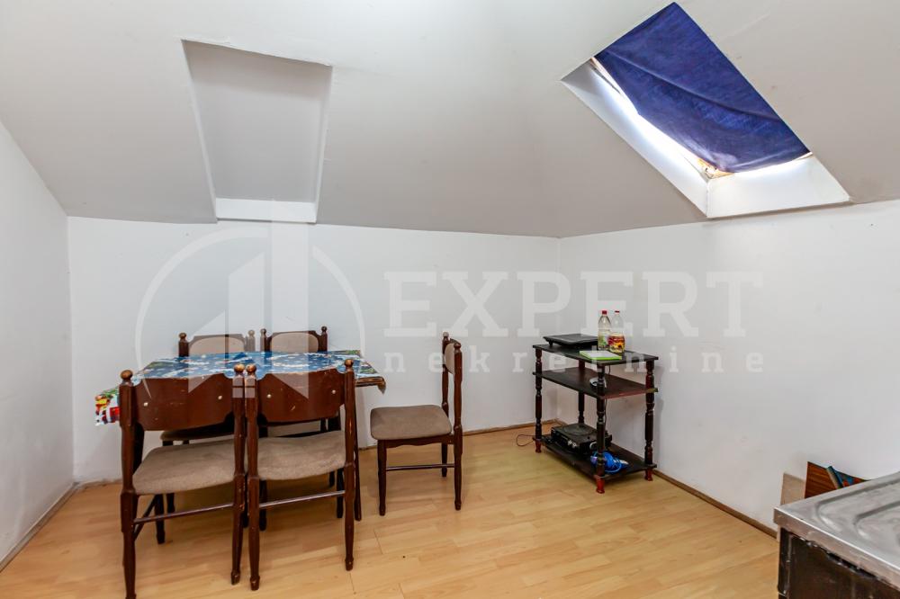 Slika 2 - Stan u zgradi, uknjižen, grejanje na struju, oglas ID p-016027