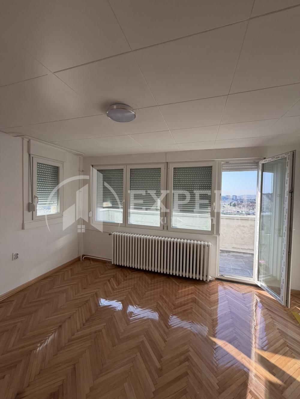 Slika 9 - Stan u zgradi, uknjižen, grejanje na struju, oglas ID p-016066